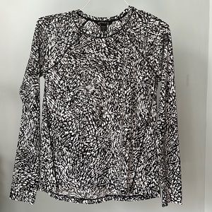 Athleta Ultimate Train Top black and white SP